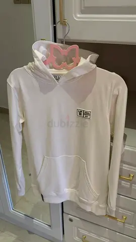 White casual hoodie with front pocket - good condition