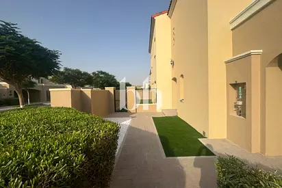 Pool Backing | Single Row | Type A | Vacant
