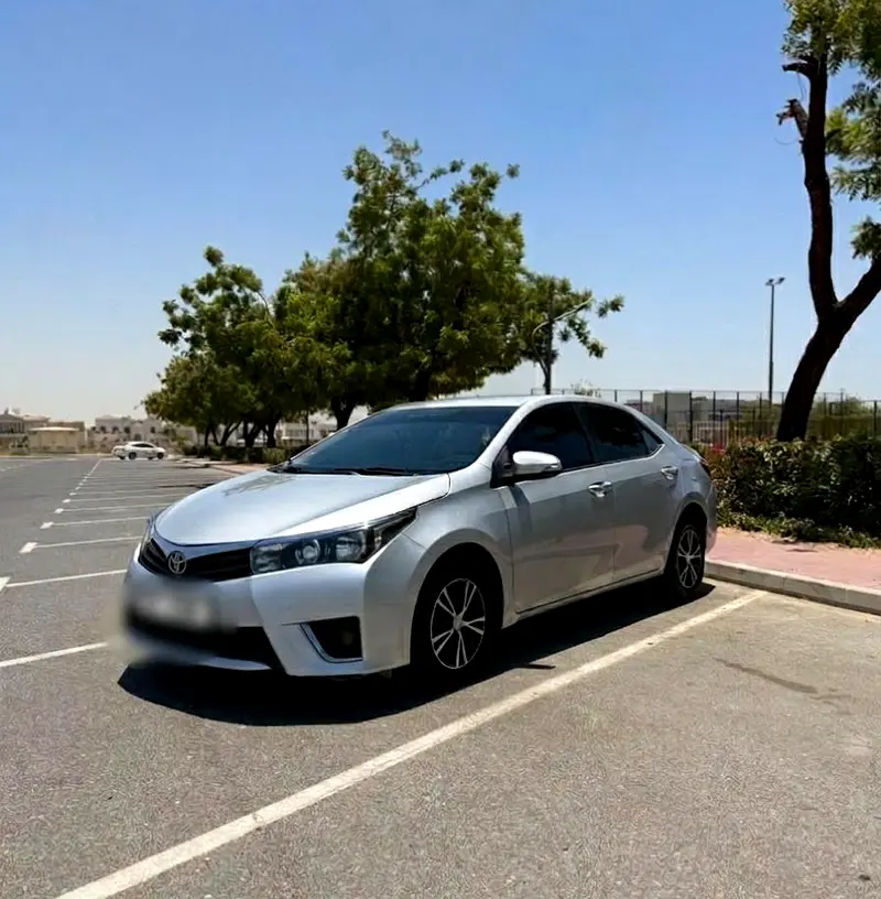 Toyota Corolla 2016 — photo 1 of 10
