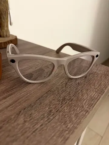 Rayban Meta Gen 2 clear to sapphire transitions