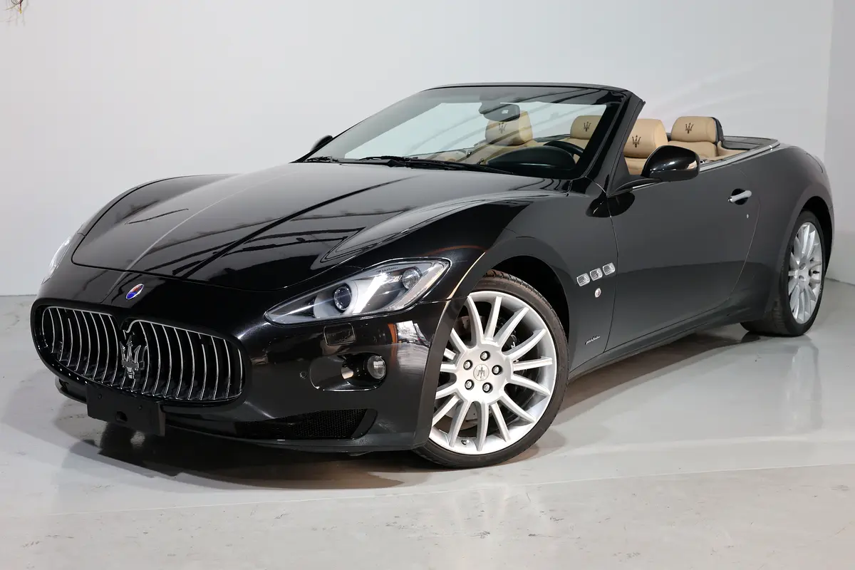 Maserati GranCabrio 2015 — photo 1 of 18