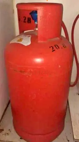 Used LPG Gas Cylinder (20 kg) full with regulator