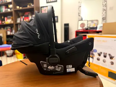 Nuna PIPA Urban infant car seat - excellent condition