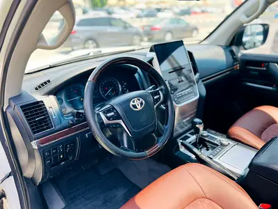 2019 Toyota LAND CRUISER — фото 6