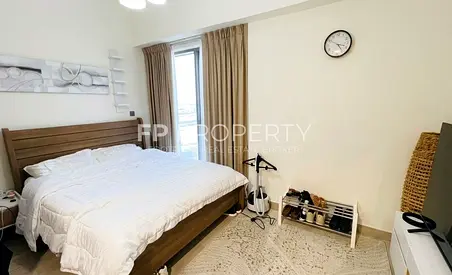 Spacious Studio Fully Furnished - Ready To Move In