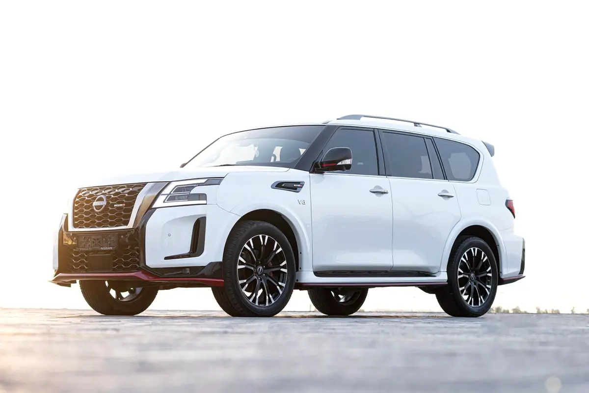 Nissan Patrol 2022 — photo 1 of 20