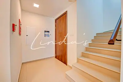Exclusive | Single Row | Corner | Maid's room