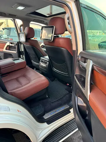 2016 Toyota LAND CRUISER — фото 17