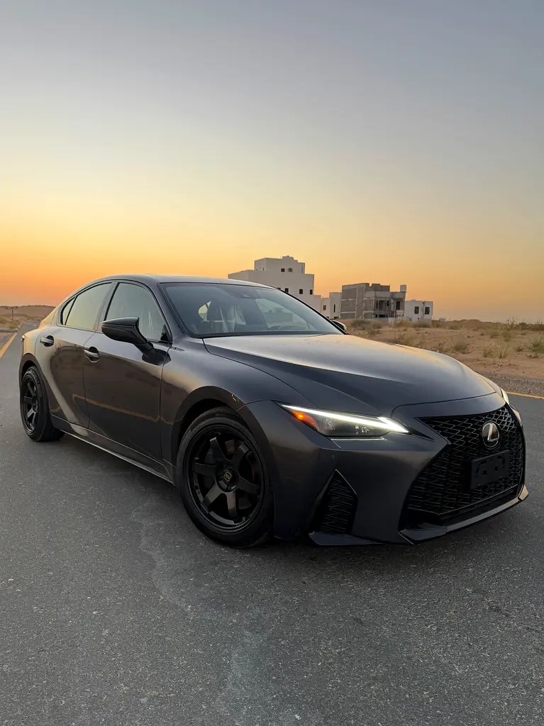 Lexus IS-Series 2021 — photo 1 of 16