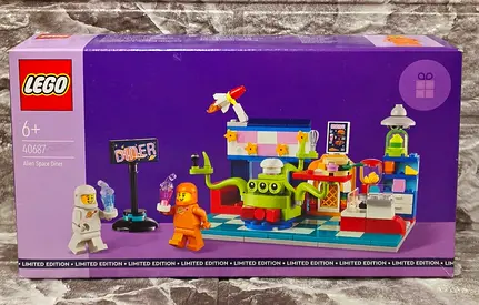 LEGO® Alien Space Diner 40687 (239 pcs)