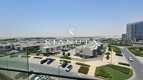 SPACIOUS | OPEN VIEW | READY TO MOVE | FAMILY