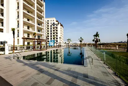 Fully Furnished | Vacant 1BR+Balcony | Corner Unit