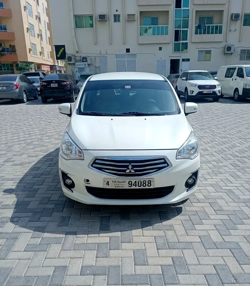 Mitsubishi Attrage 2020 — photo 1 of 8