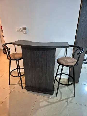 Bar Counter / Island