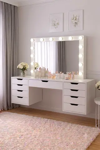 Custom Hollywood Hairdresser with Mirror Bulbs