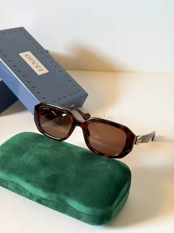 Gucci Brown Tortoiseshell Sunglasses with Case -