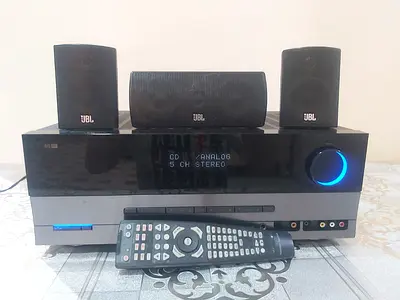 Harman Kardon Amplifier  5 JBL Speakers with remote for Sale in very Good Condition.