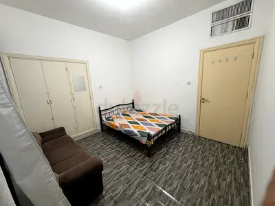Regular room for rent in Al Zahiyah