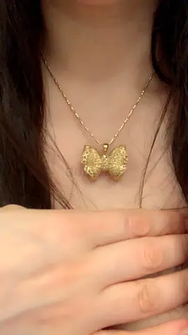 18k Bow Pendant