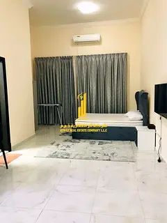 A golden opportunity! Luxurious, fully furnished studio apartment for monthly rent, including intern
