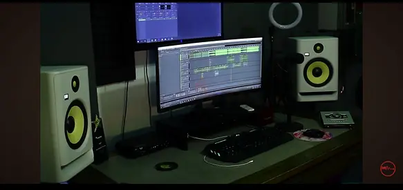 KRK Rokit8 Powered Studio Monitor Pair White