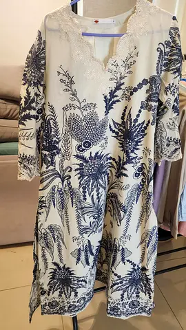 Pakistani women dress