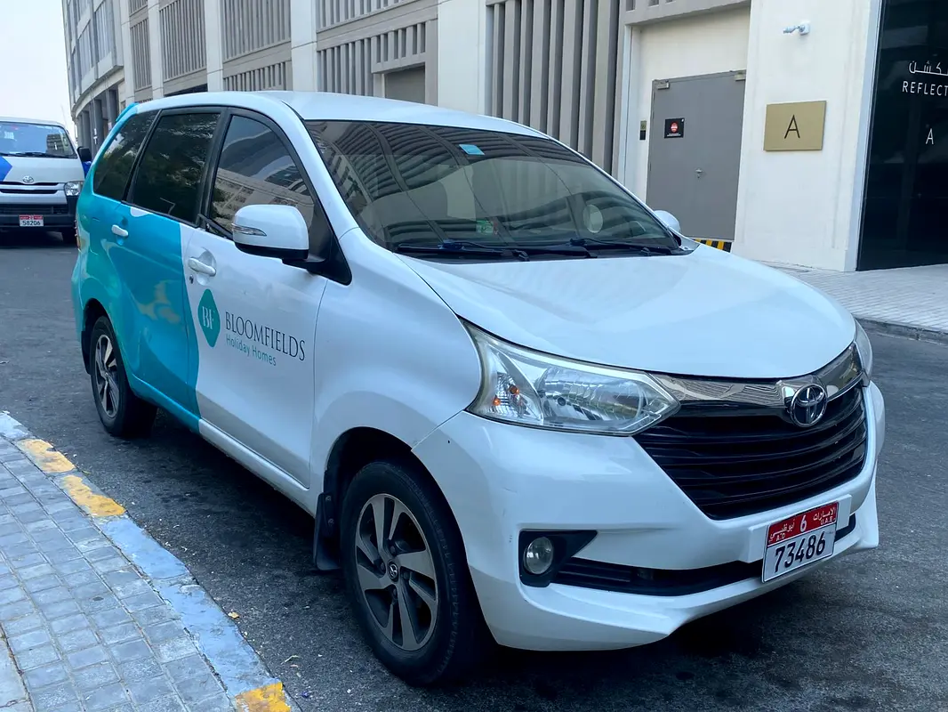 Toyota Avanza 2017 — photo 1 of 4