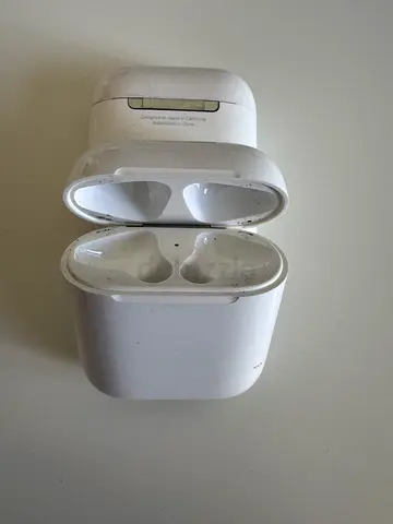 CASE ONLY. Airpods 2nd Generation Apple A1602