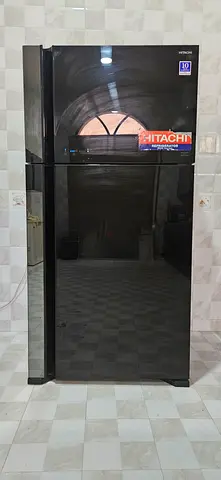 Fridge and refrigerator