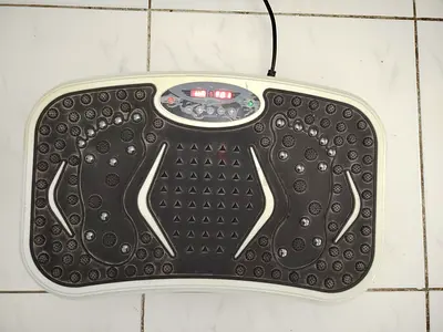Vibration Plate Whole Body Foot Massager Delivery Available