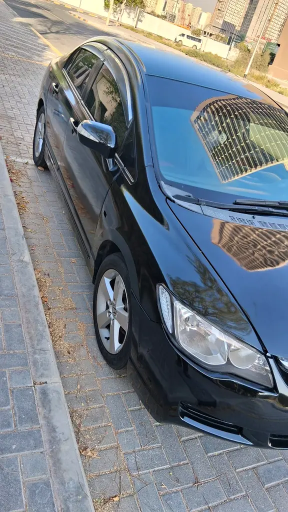 Honda Civic 2006 — photo 1 of 11
