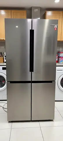 Free delivery Bosch 4-Door french style Side-by-Side Refrigerator - (almost brand new)