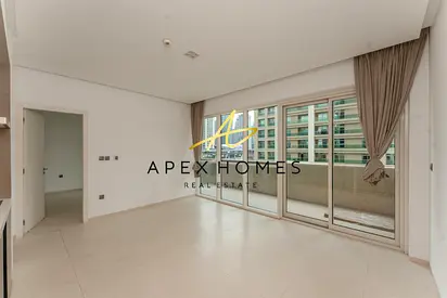 Bright & Modern | Prime Marina Location| Near Mall