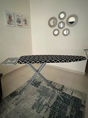 Ironing table