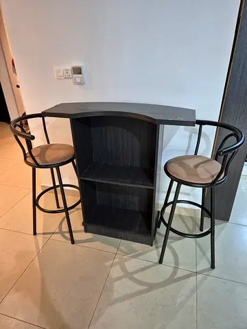 Bar Counter / Island