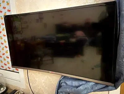 LED TV 32” CURVED GEEPAS