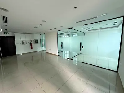 FULLY FITTED | VACANT | PRIME LOCATION | CLOSE METRO | LOW FLOOR