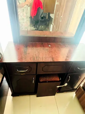 Dressing table