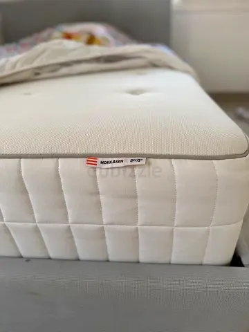 IKEA HOKKÅSEN 140x200 bed with Single Mattress — Good Condition