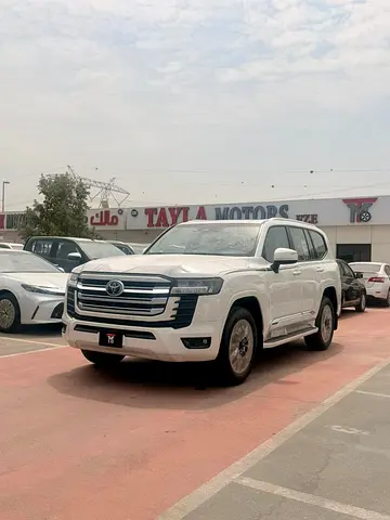 TOYOTA LAND CRUISER 4.0 GXR WITH RADAR 2026 - WHITE