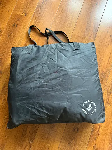 Maxi-Cosi Travel Cot / Portable Baby Playard in Carry Bag - Good Condition