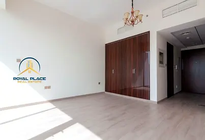 SPECIAL OFFER - READY TO MOVE - FOR SINGLE/COUPLE!