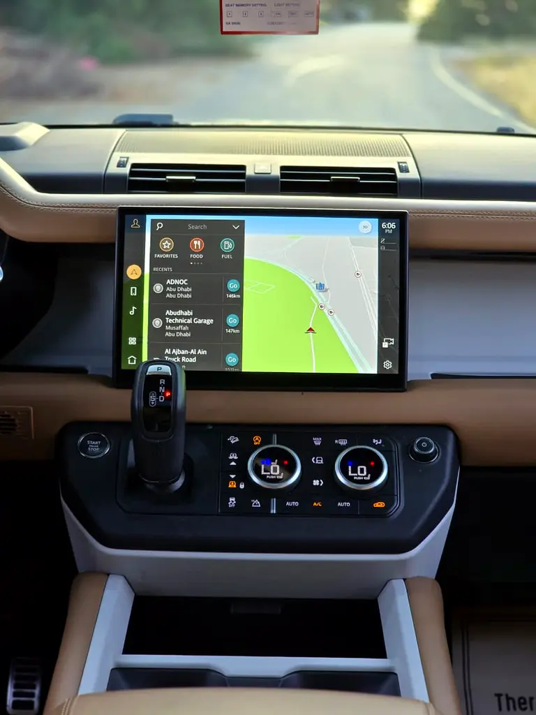 Land Rover Defender 2025