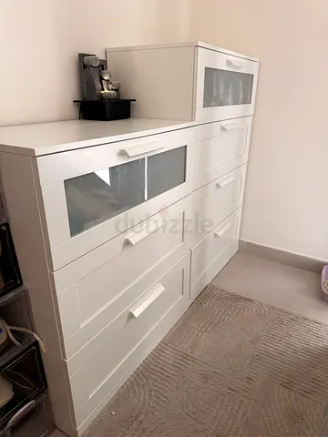 Chest of drawers