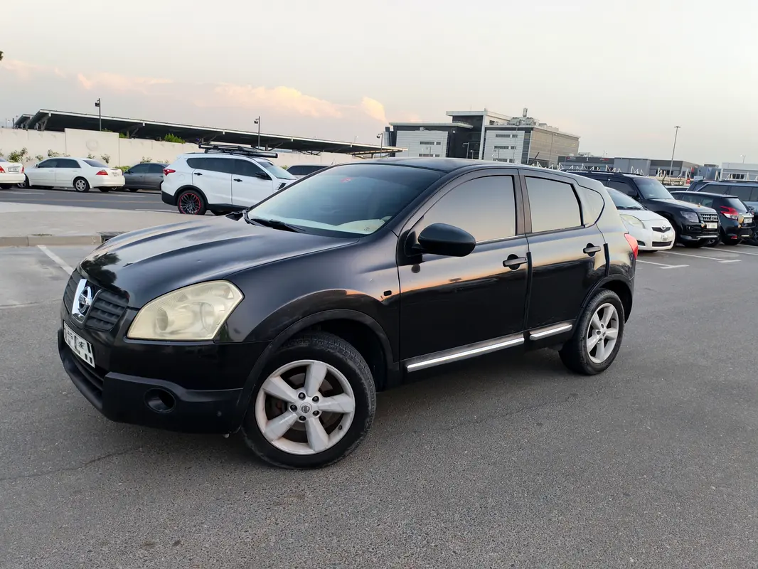 Nissan Qashqai 2008 — photo 1 of 14