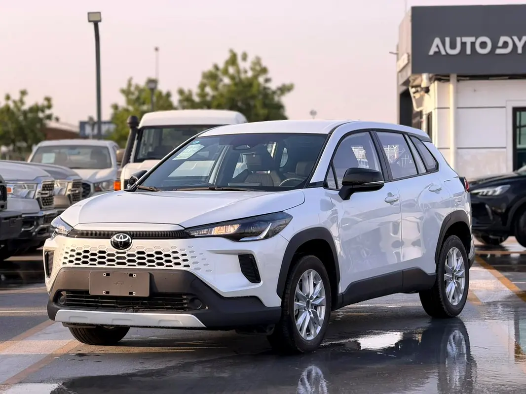 Toyota Corolla Cross 2025 — photo 1 of 9