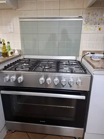 Stainless Steel Gas Cooker with Oven - Good Working Condition
