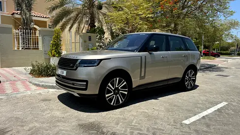 Range Rover Vogue V6 P400 SE 2023 GCC, under warranty  free service package in excellent condit