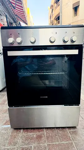 Siemens 4 zones 60x60 cm full electric cooking range new condition
