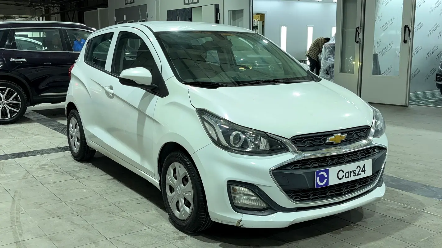Chevrolet Spark 2019 — photo 1 of 11